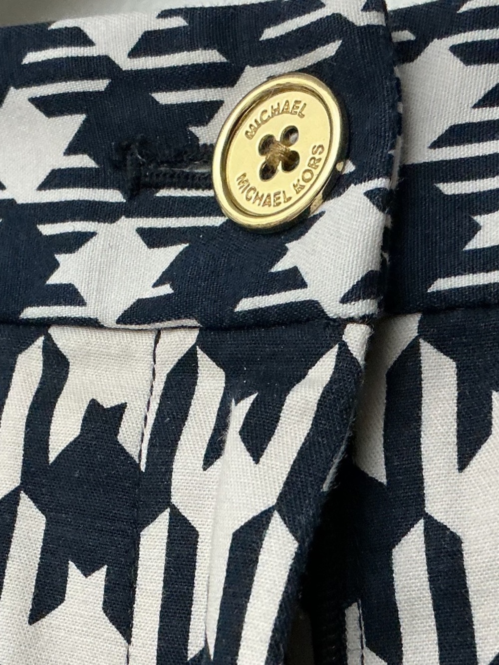 Michael Kors white pants navy check design. size 12